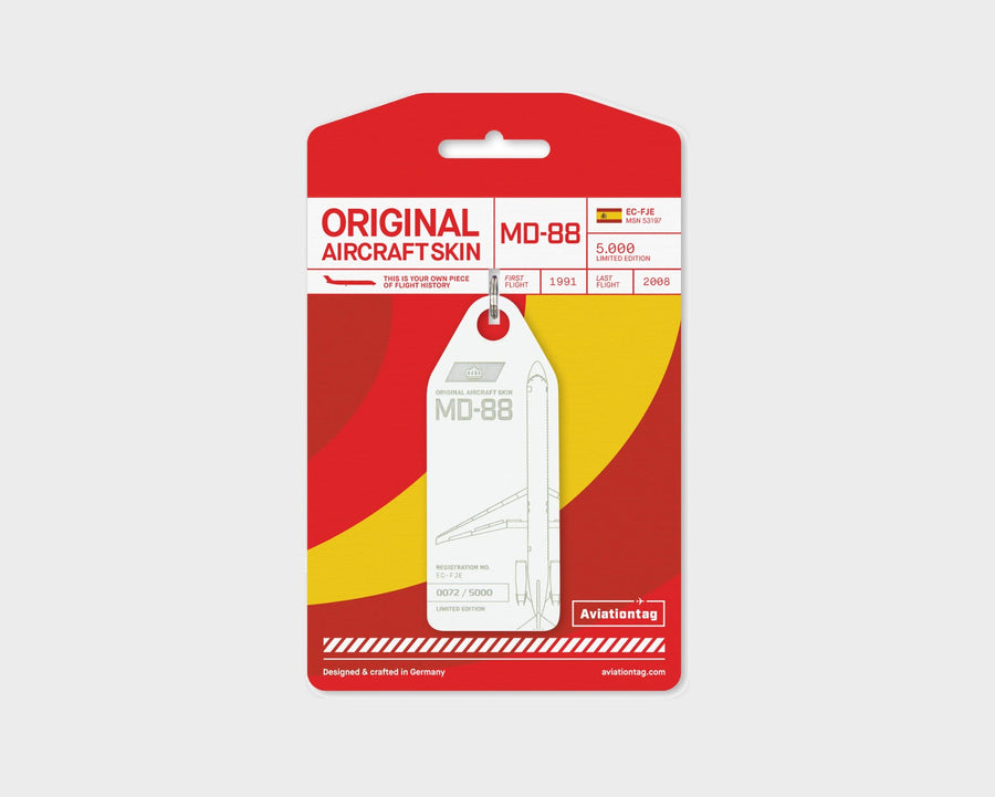 Iberia McDonnell Douglas MD-88 EC-FJE Aviationtag, aircraft skin keychain in white on original packaging